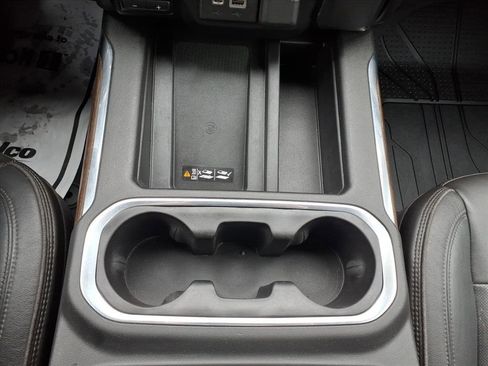 Used 2019 Chevrolet Silverado 1500 High Country image 12