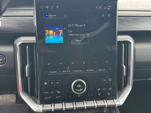 Used 2025 GMC Acadia Elevation image 30