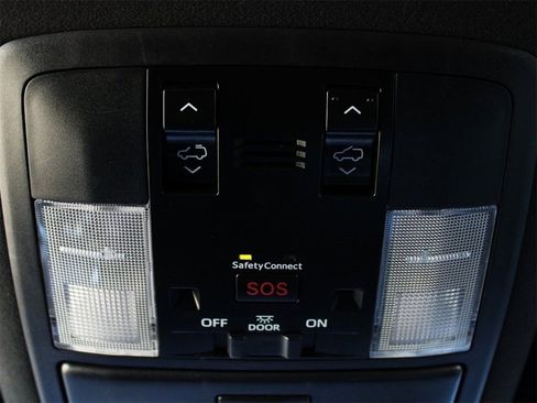 Used 2020 Lexus GX 460 Premium w/ Premium Package image 27