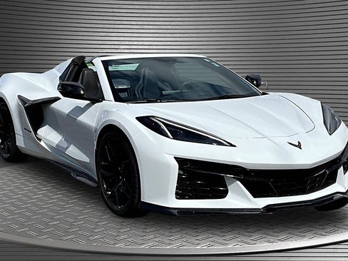 Used 2023 Chevrolet Corvette Z06 image 1