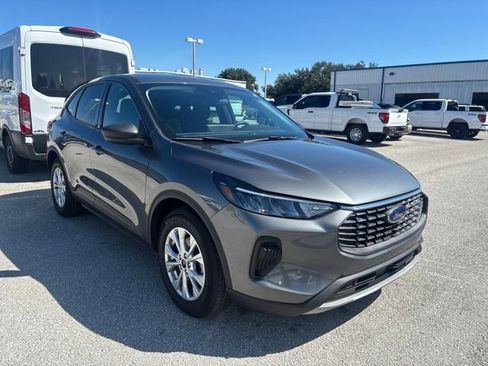 Used 2025 Ford Escape Active w/ Tech Pack #1 FWD image 3