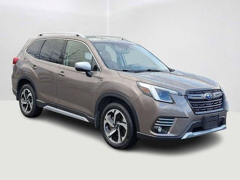 Used 2023 Subaru Forester Touring image 4