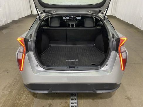 Certified 2016 Toyota Prius Three Touring image 12