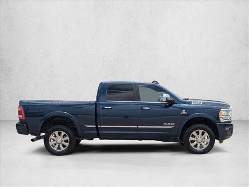 Used 2022 RAM 2500 Limited AWD/4WD image 4