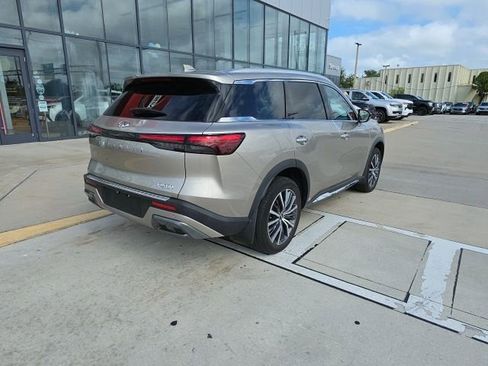 Used 2023 INFINITI QX60 Sensory w/ Vision Package image 4
