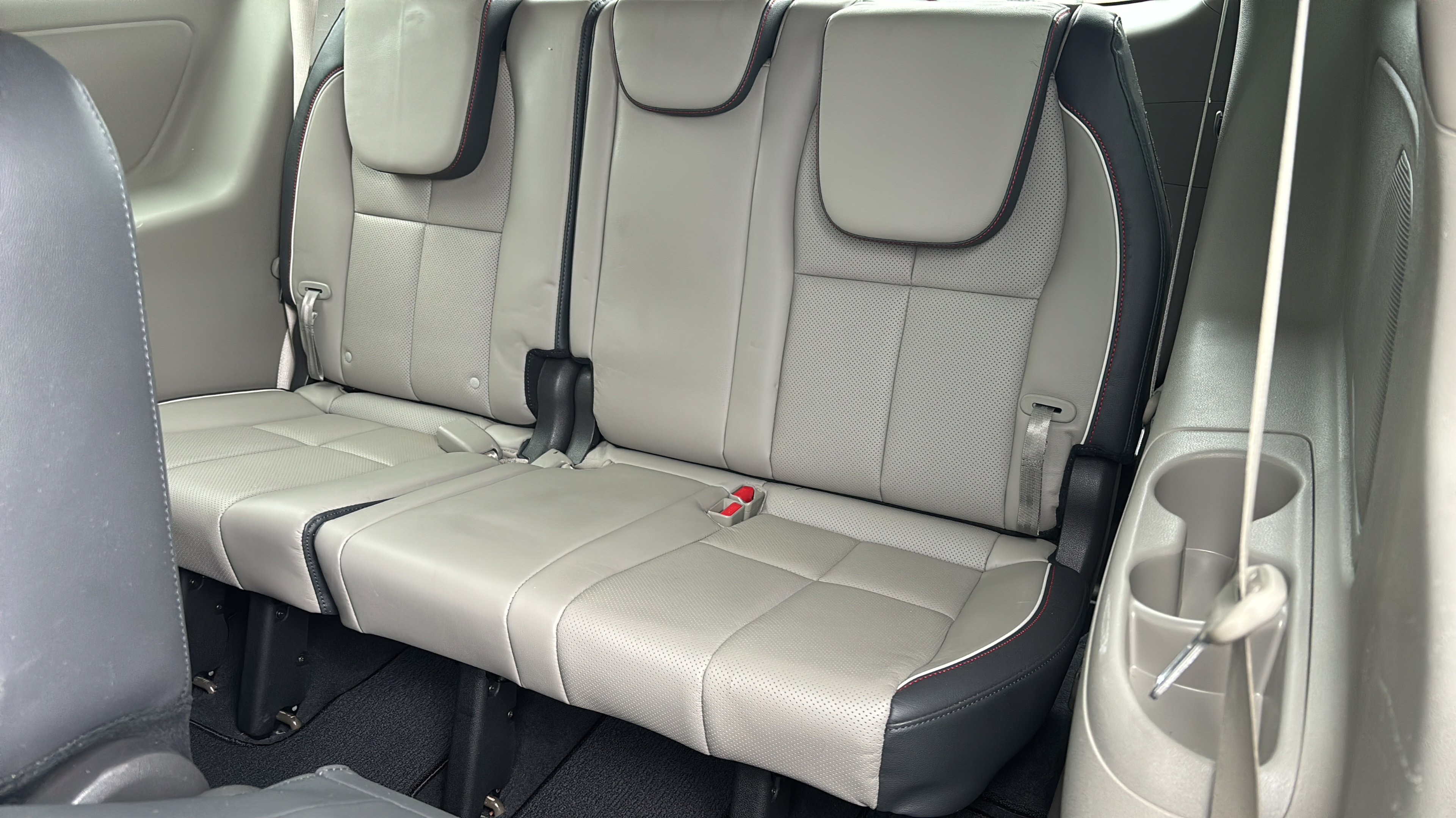 Used 2018 Kia Sedona EX FWD image 11