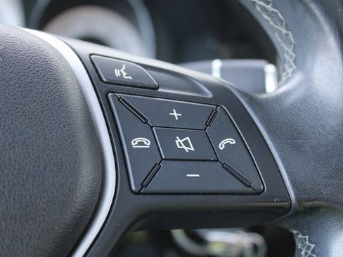 Used 2014 Mercedes-Benz GLK 350 4MATIC image 30