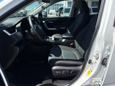 Used 2024 Toyota RAV4 XLE AWD/4WD image 17