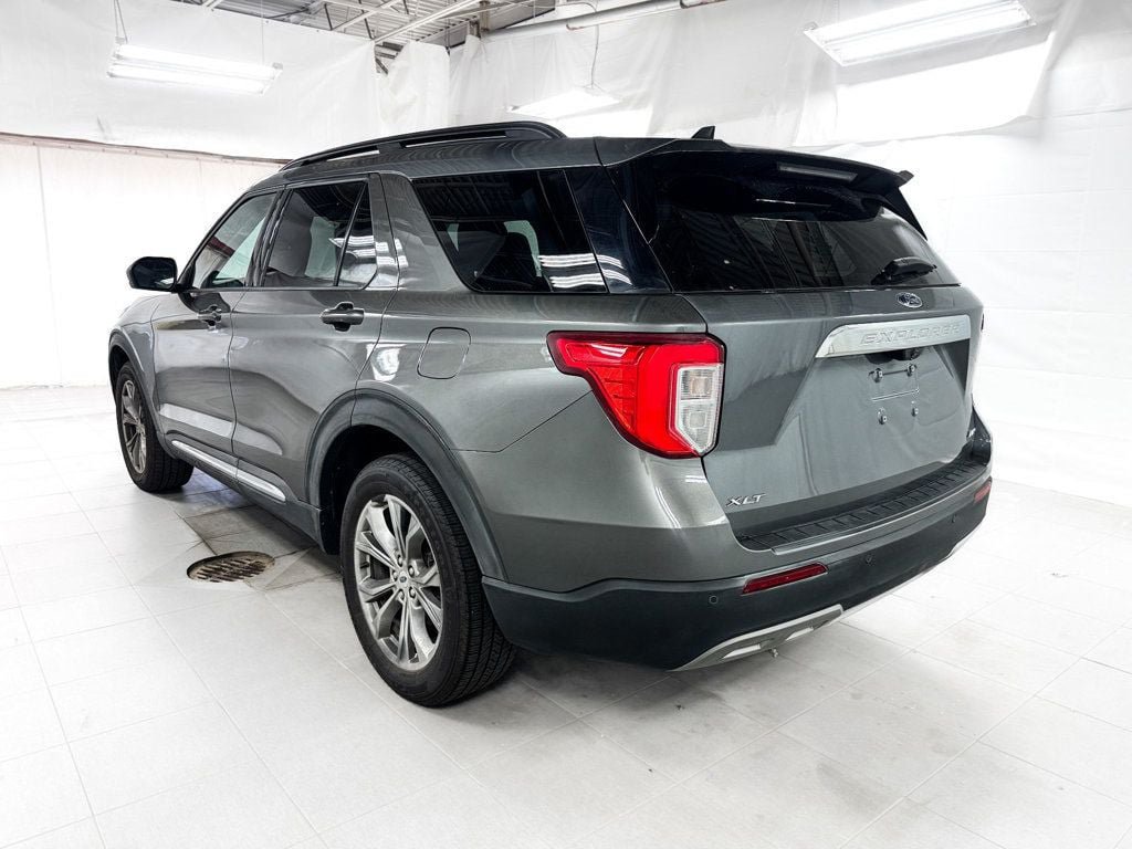 Used 2022 Ford Explorer XLT w/ Equipment Group 202A AWD/4WD image 4
