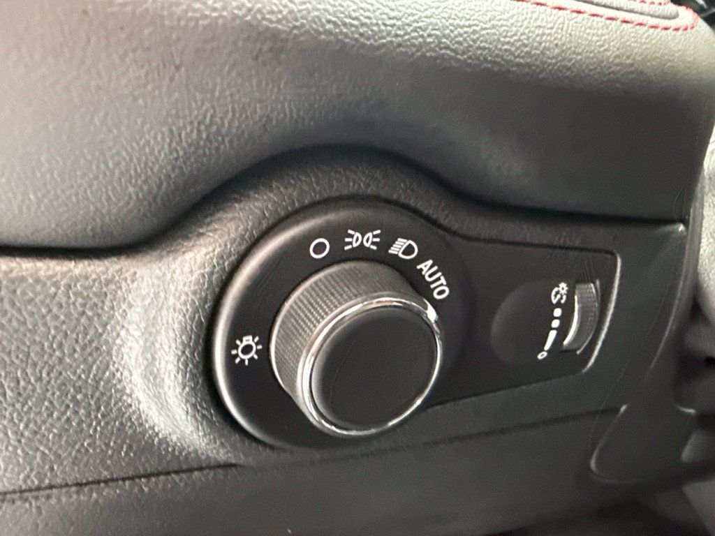 Used 2024 Dodge Durango GT AWD/4WD image 19