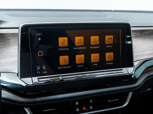 Used 2024 Volkswagen Atlas SEL Premium R-Line image 16