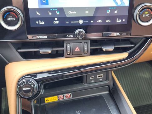 Used 2025 Lexus NX 250 FWD w/ Accessory Package (2T) image 19