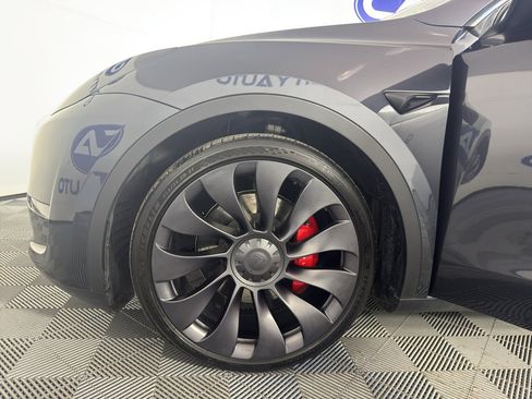 Used 2024 Tesla Model Y Performance AWD/4WD image 12