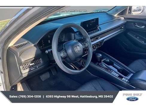 Used 2025 Honda Accord SE image 12