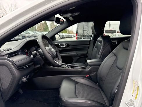New 2026 Jeep Compass Latitude image 15