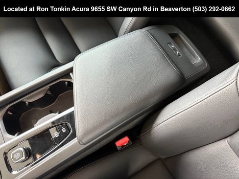 Used 2022 Volvo XC60 B5 Momentum w/ Advanced Package AWD/4WD image 26