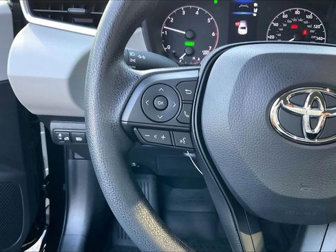 Certified 2025 Toyota Corolla LE image 21