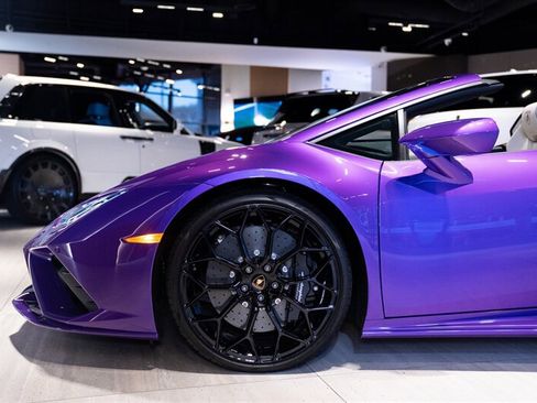 Used 2023 Lamborghini Huracan EVO RWD image 19