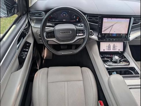 Used 2023 Jeep Grand Wagoneer Series II w/ Flexible Seating Group AWD/4WD image 8