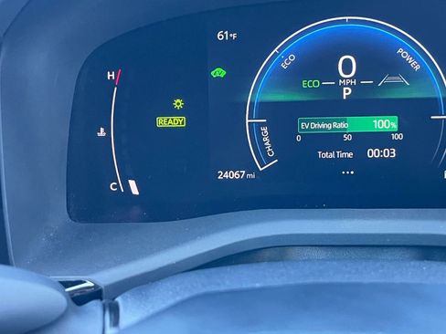 Used 2025 Toyota Camry LE image 39