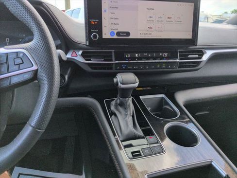 Certified 2025 Toyota Sienna Limited AWD/4WD image 17
