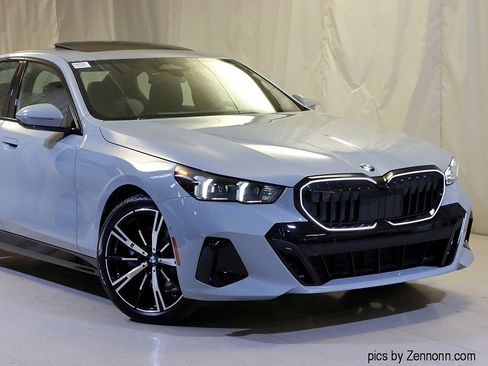 New 2026 BMW 530i xDrive w/ M Sport Package image 2