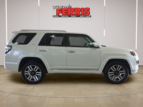 Used 2022 Toyota 4Runner Limited AWD/4WD image 6