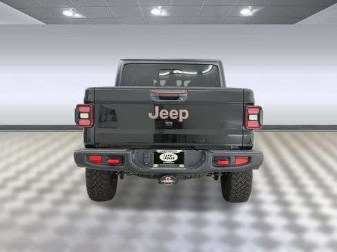 Used 2025 Jeep Gladiator Rubicon w/ Technology Group AWD/4WD image 10