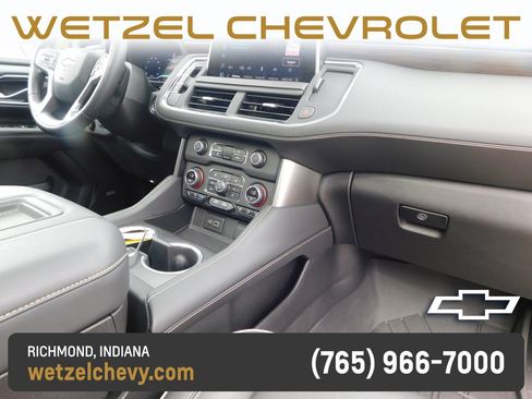 Used 2023 Chevrolet Suburban Premier w/ Advanced Technology Package AWD/4WD image 21