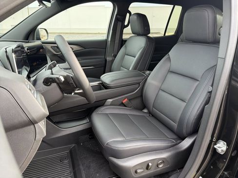 New 2026 Chevrolet Traverse LT w/ Driver Confidence Package image 11