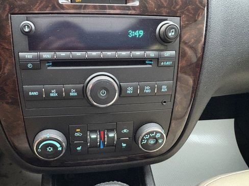 Used 2012 Chevrolet Impala LTZ image 12