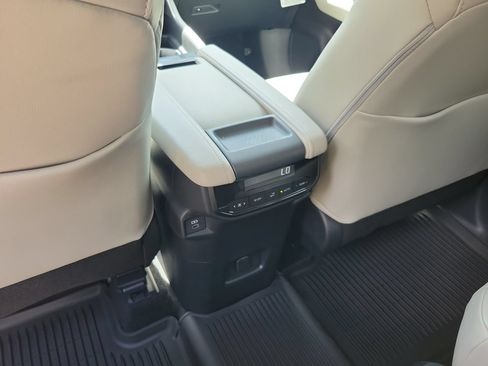 New 2026 Toyota Grand Highlander FWD image 12