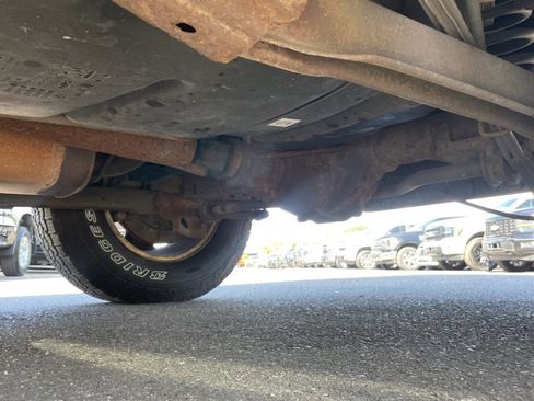 Used 2010 Chevrolet Suburban LT image 22