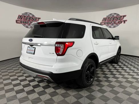Used 2016 Ford Explorer XLT w/ Equipment Group 202A AWD/4WD image 7