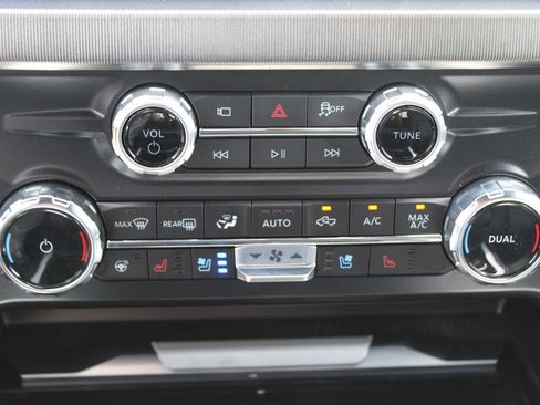 New 2025 Ford F250 Platinum image 27