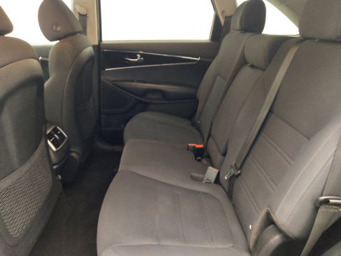 Used 2020 Kia Sorento FWD V6 image 18