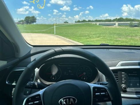Used 2020 Kia Sorento LX AWD/4WD image 14