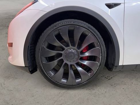 Used 2023 Tesla Model Y Performance image 15