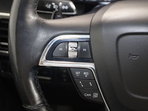 Used 2020 Lincoln Navigator L Reserve w/ Equipment Group 208A Reserve image 39