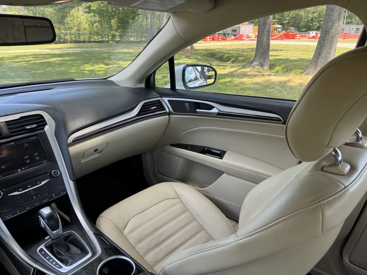 Used 2013 Ford Fusion SE FWD image 15