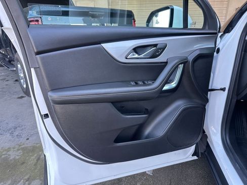 Used 2025 Chevrolet Blazer LT image 18