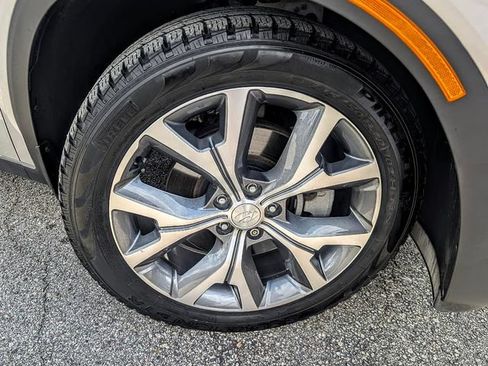 Used 2022 Hyundai Palisade SEL w/ Premium Package FWD image 4