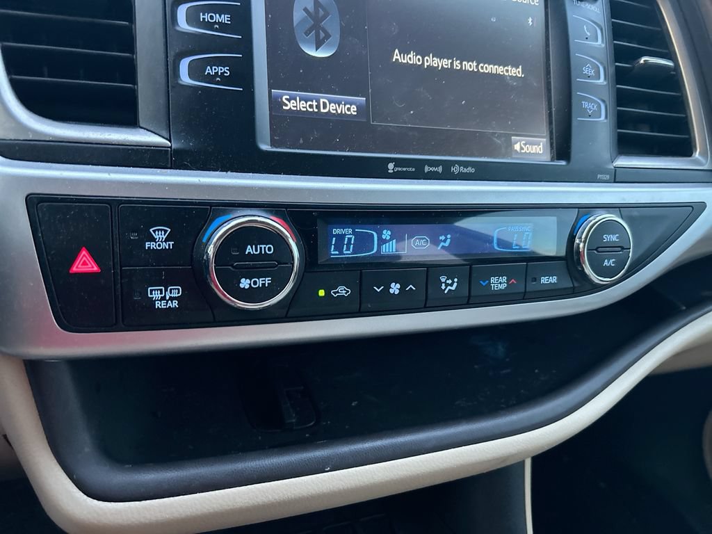 Used 2017 Toyota Highlander Plus FWD image 24