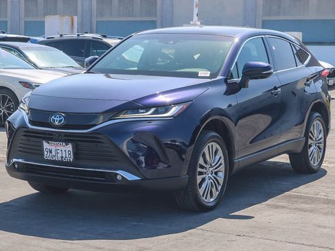 Used 2024 Toyota Venza Limited AWD/4WD image 3