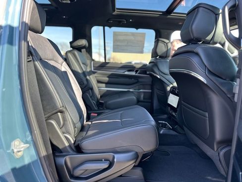 New 2026 Jeep Grand Wagoneer Summit AWD/4WD image 26