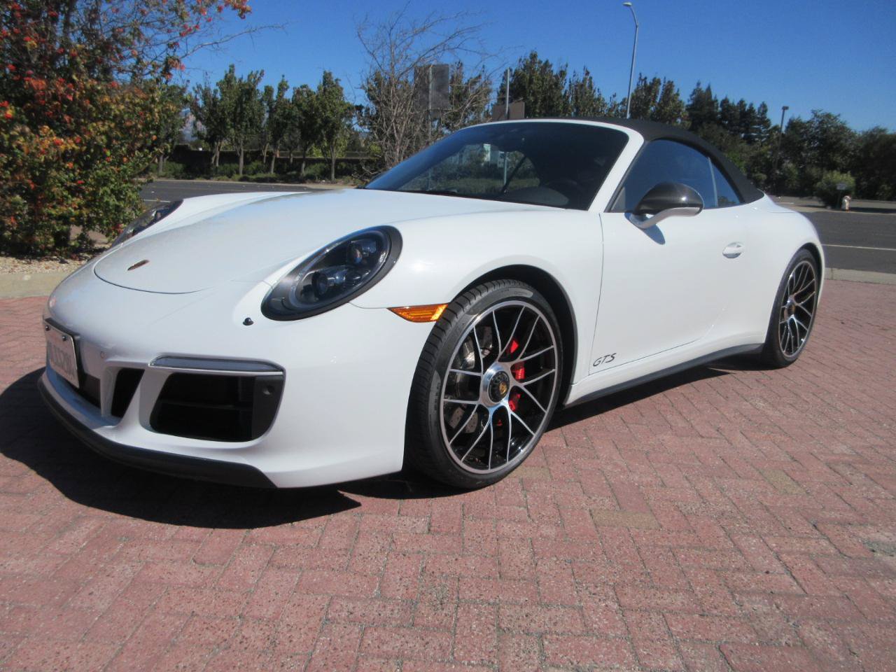 Used 2018 Porsche 911 Carrera GTS Cabriolet image 76