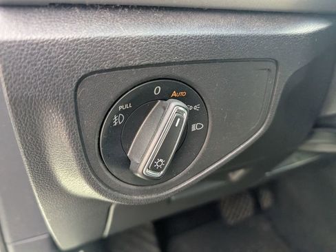 Used 2018 Volkswagen Atlas SE image 16