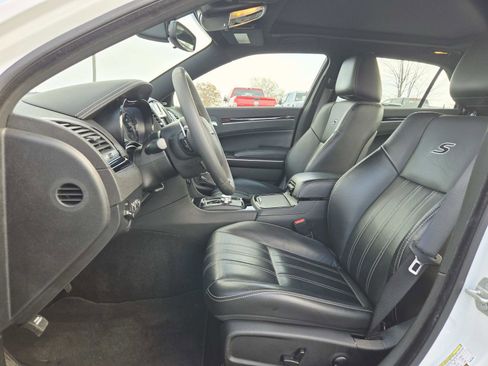 Used 2023 Chrysler 300 S image 13