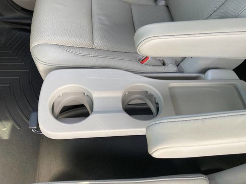 Used 2015 Toyota Highlander Limited image 35