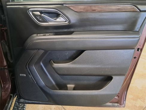 Used 2023 Chevrolet Suburban Z71 image 15